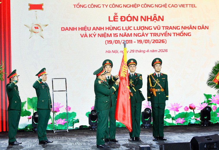 Viettel High Tech đón nhận danh hiệu Anh hùng Lực lượng vũ trang nhân dân ảnh 1