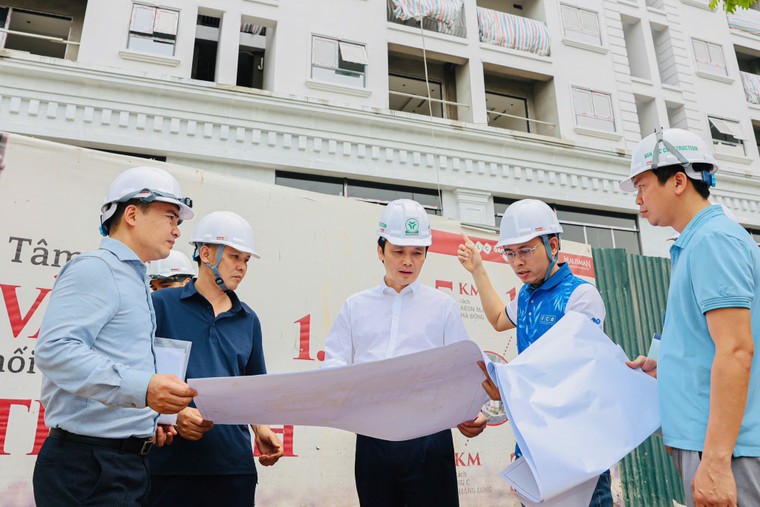 Chủ tịch Trịnh Văn Quyết trực tiếp kiểm tra, đôn đốc tiến độ các dự án trọng điểm, nhà đầu tư hào hứng dõi theo ảnh 2