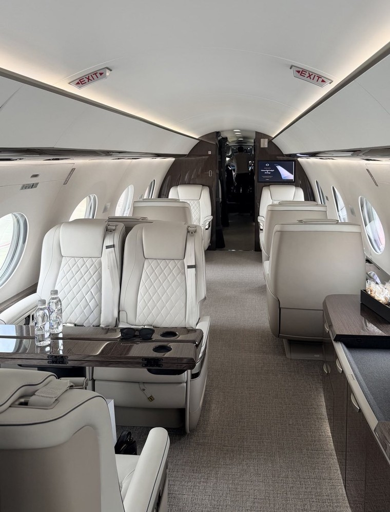 “Dinh thự bay” Gulfstream G700 đến Phù Cát, Gia Lai, hé lộ điểm đến mới của giới siêu giàu? ảnh 1