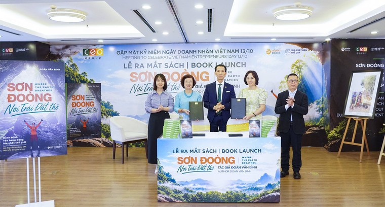 Chủ tịch CEO Group ra mắt sách Sơn Đoòng - Nơi Trái Đất thở nhân ngày Doanh nhân Việt Nam ảnh 2