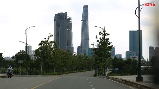 4 tuyến đường “dát vàng” ở Khu đô thị Thủ Thiêm giờ ra sao? ảnh 9