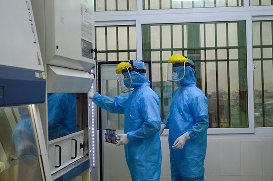 Hệ thống xét nghiệm Covid-19 của hãng Roche - bài 3: ‘Ăn theo’ KIT nội? ảnh 1