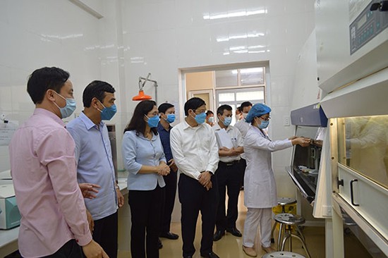  Hệ thống xét nghiệm Covid-19 của hãng Roche: Bán máy xét nghiệm bằng… thư thông báo ảnh 2