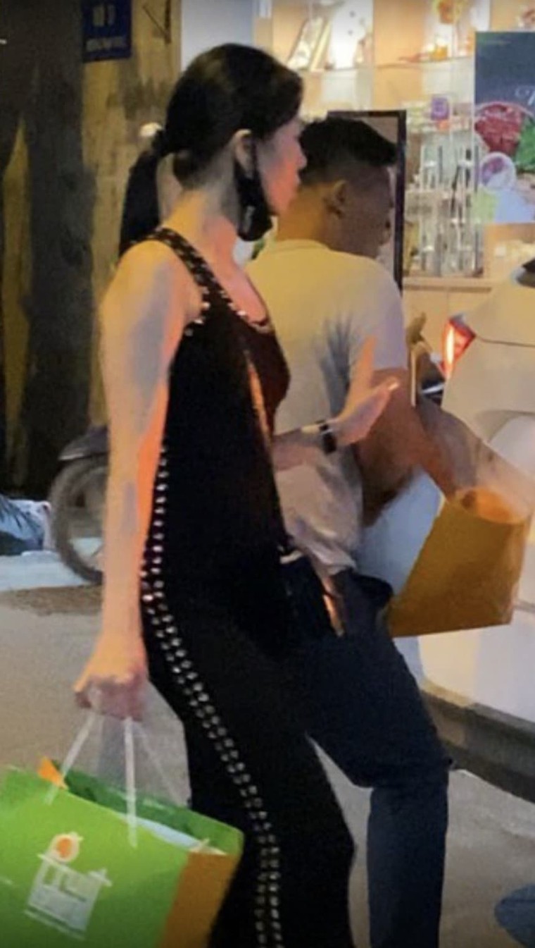 Đang êm ấm hôn nhân, Lệ Quyên bất ngờ có thêm ‘người lạ’ bên cạnh... ảnh 2