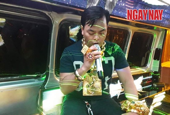 Cận cảnh giang hồ YouTube - Bài 1: Chân dung 'đại gia' vàng giả ảnh 1