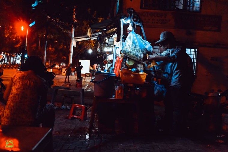 Đi qua ngày COVID-19 – Bài 2: Vỉa hè đói ăn... ảnh 3