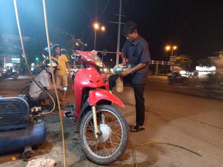 Đi qua ngày COVID-19 – Bài 3: Thảo thơm phố xá! ảnh 4