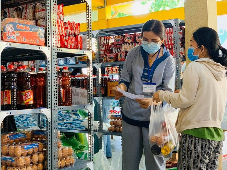 Đi qua ngày COVID-19 – Bài 3: Thảo thơm phố xá! ảnh 3