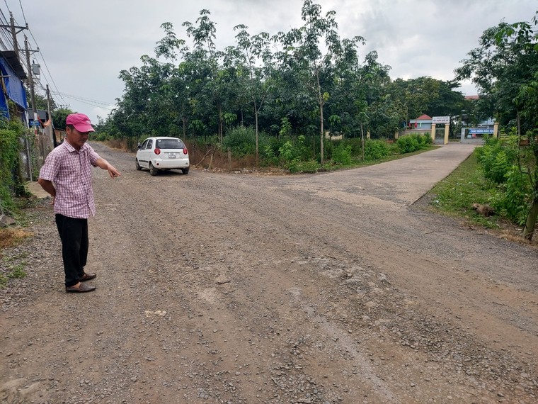 Đồng Nai: Cả thị trấn chỉ tuyển sinh 1 lớp 6, phụ huynh trắng đêm ngồi giữ chỗ cho con ảnh 2