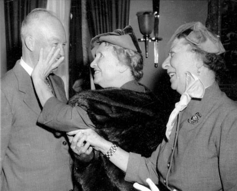 Người phụ nữ không nghe, không thấy gì trở thành huyền thoại nước Mỹ ảnh 2