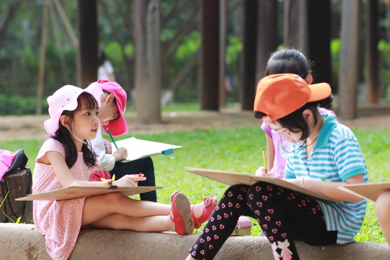 Không đón Hè trong bốn bức tường ảnh 3