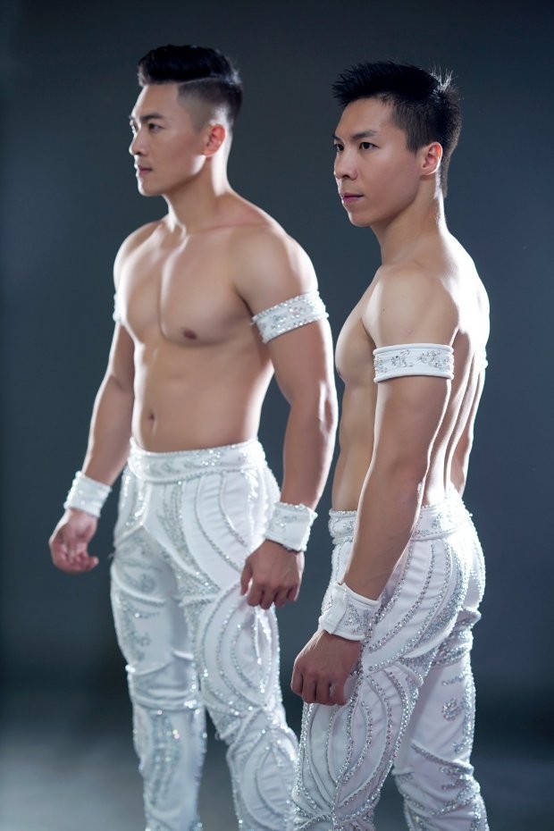 Chuyện hai 'hoàng tử xiếc' Việt gây sốc ở Britain’s Got Talent ảnh 2