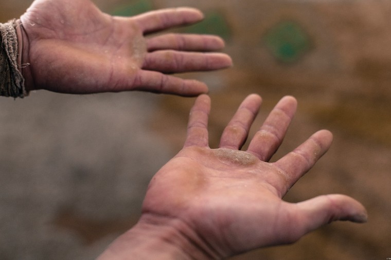 Gian khổ sau ánh hào quang ảnh 1