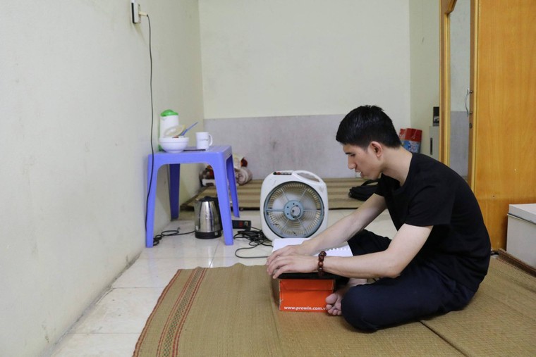 Giấc mơ của cậu bé khiếm thị sống một mình giữa Thủ đô ảnh 2