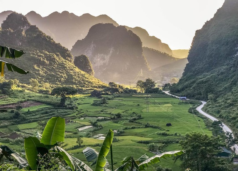 Chuyên gia UNESCO khảo sát Công viên địa chất Non nước Cao Bằng ảnh 1