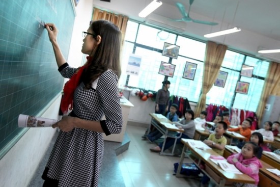 Giáo viên phải giỏi ngoại ngữ, chuyện xa vời? ảnh 1