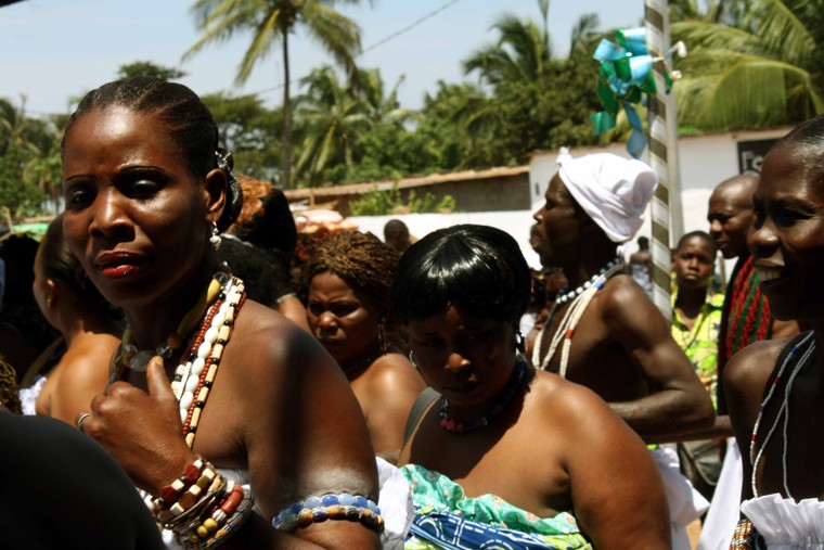 Tộc nữ chiến binh truyền thuyết ở Lục địa Đen ảnh 1