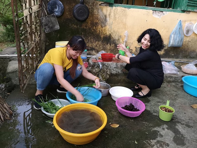 Chuyện về những người đêm hôm giúp phụ nữ bị bạo hành… đi trốn ảnh 2