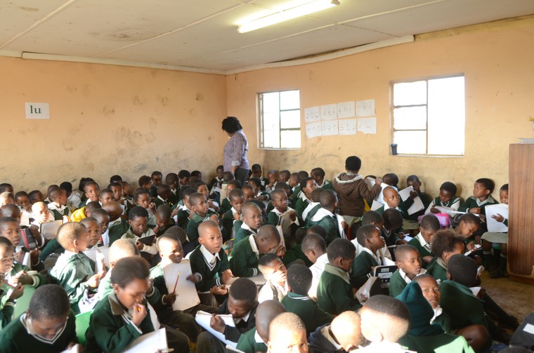 5 câu hỏi đặt ra về quyền được giáo dục bởi 'giáo viên đủ tiêu chuẩn' ảnh 3