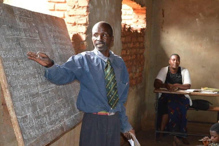 5 câu hỏi đặt ra về quyền được giáo dục bởi 'giáo viên đủ tiêu chuẩn' ảnh 1