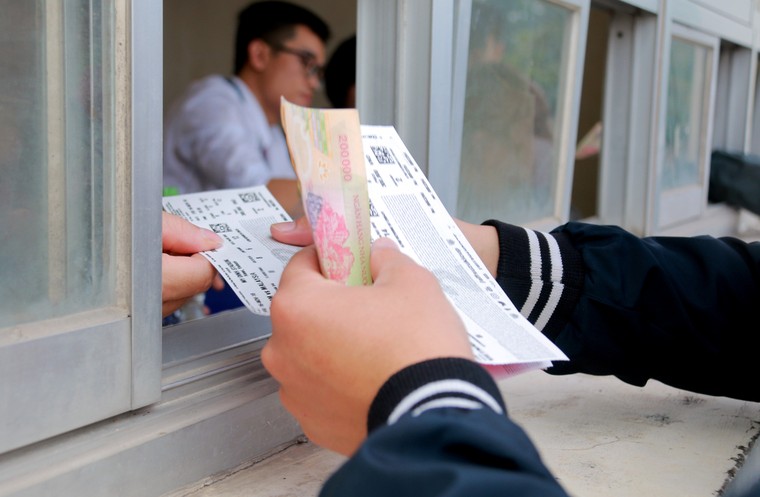 Nỗi ám ảnh bán kết & chuyện sốt vé thời công nghệ ảnh 3