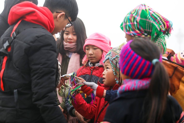 Mưu sinh trong giá rét ở Sa Pa ảnh 2