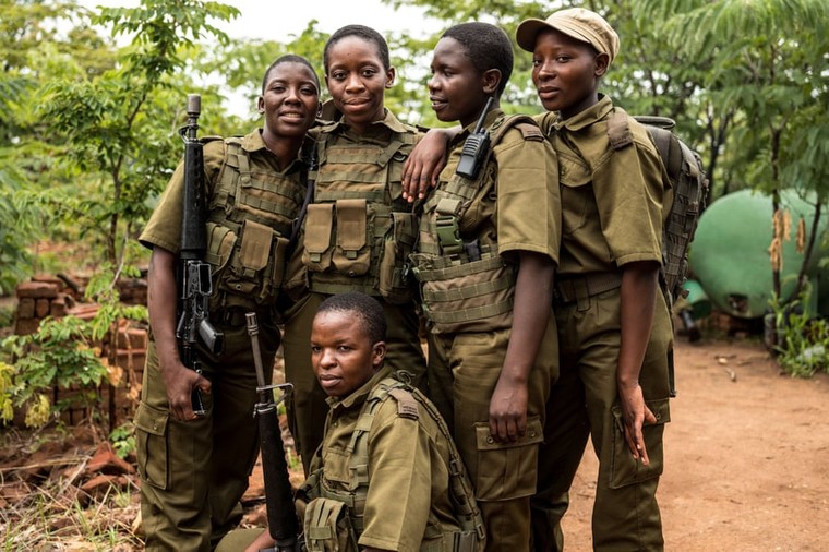 Những nữ chiến binh bảo vệ động vật hoang dã ảnh 3