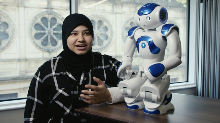 Robot bầu bạn giúp trẻ tự kỷ hòa nhập ở trường học ảnh 5