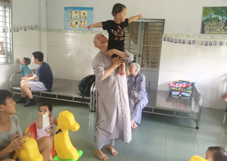 Mái nhà chung cho những mảnh đời bất hạnh ảnh 2