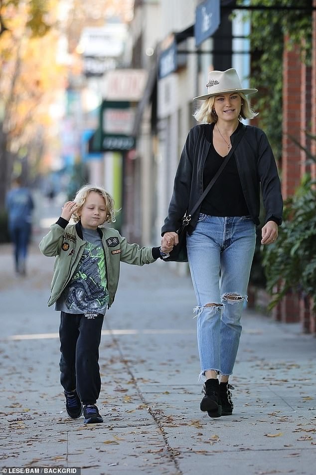 12 bà mẹ đơn thân nổi tiếng ảnh 2