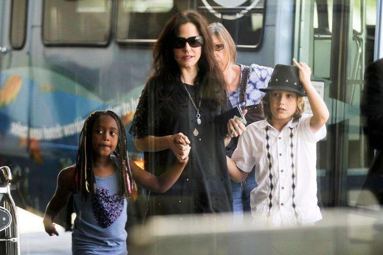 12 bà mẹ đơn thân nổi tiếng ảnh 11