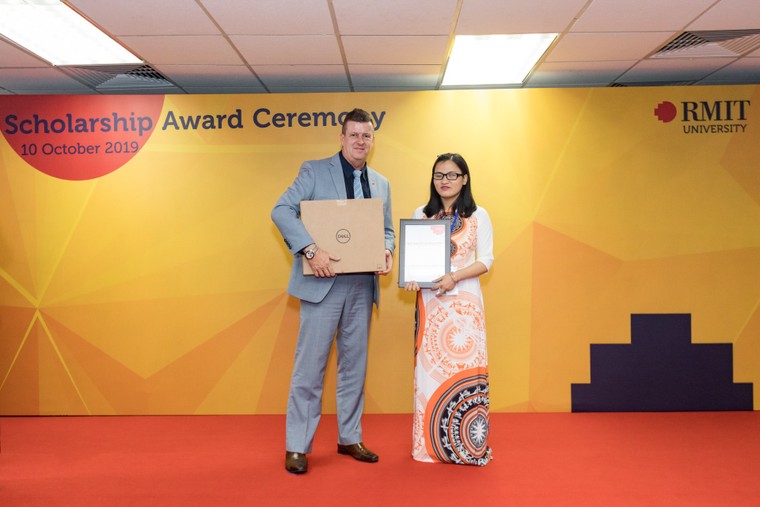 Giấc mơ nơi giảng đường của cô học trò khiếm thị ảnh 1