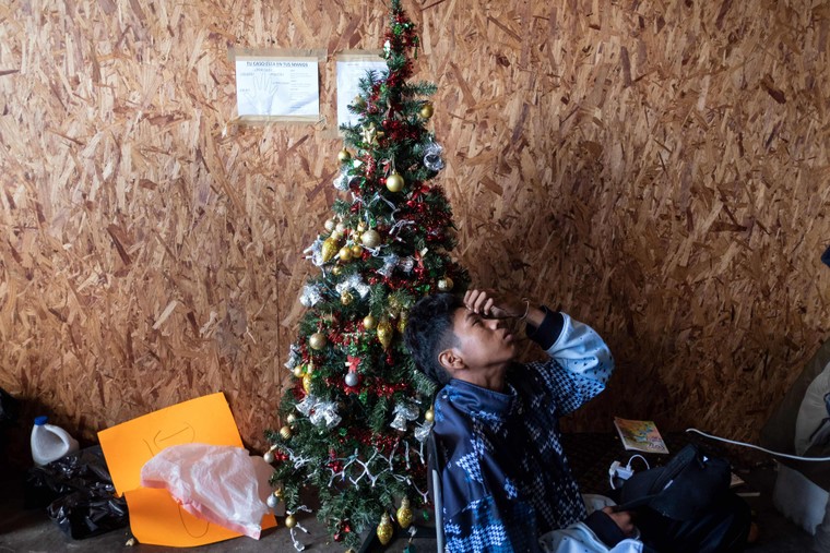 Mắc kẹt trong trại tị nạn mùa Giáng sinh ảnh 3