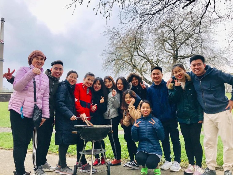 Trưởng thành sau những mùa Tết xa ảnh 2