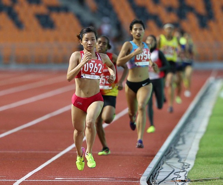 Cô gái 'ốc tiêu' phá siêu kỷ lục quốc gia môn điền kinh ảnh 1