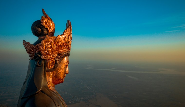 Những 'mật mã' trong bức tượng Phật Bà bằng đồng cao nhất châu Á trên đỉnh Bà Đen ảnh 2