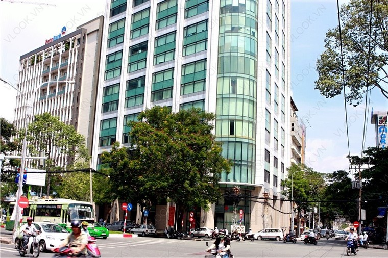 Ngắm những tòa nhà ở Việt Nam có sân đỗ trực thăng hiện đại ảnh 9