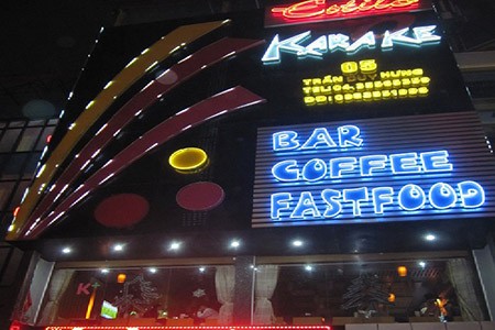 7 đặc điểm khiến các quán karaoke ở Hà Nội dễ gặp “bà hỏa” ảnh 2