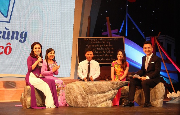 Biển cả và học trò, những câu chuyện tình người gây xúc động ảnh 2