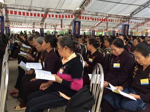 Hàng nghìn người cầu siêu cho nạn nhân tai nạn giao thông ảnh 1