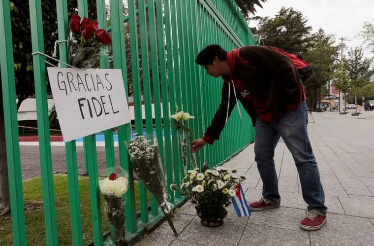 Người dân thế giới tiếc thương lãnh tụ cách mạng Fidel Castro ảnh 3
