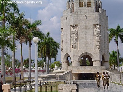 Fidel Castro được an táng tại nghĩa trang của những anh hùng ảnh 1