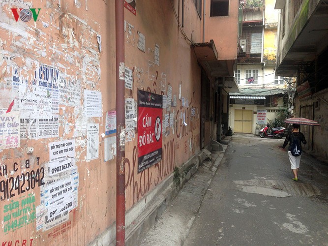 Báo động tình trạng “bôi bẩn” phố phường Hà Nội ảnh 6