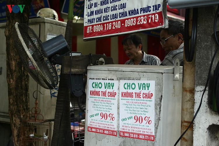 Báo động tình trạng “bôi bẩn” phố phường Hà Nội ảnh 9