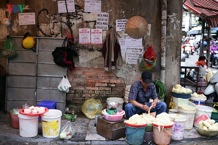 Báo động tình trạng “bôi bẩn” phố phường Hà Nội ảnh 10