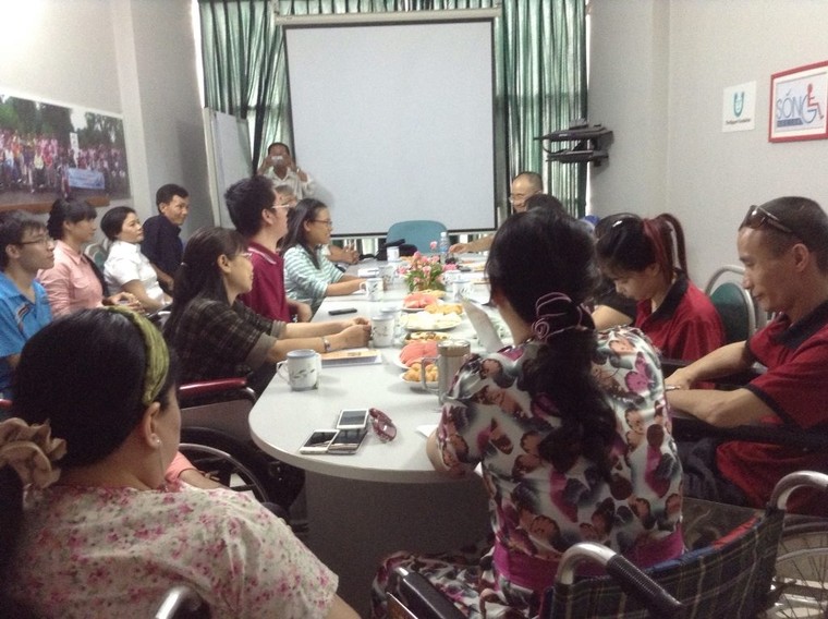 Khoảng trời nhiều mây đen của người khuyết tật ảnh 2