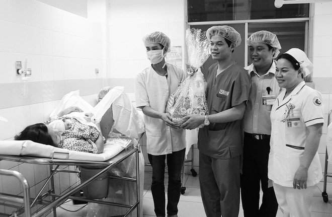 Những em bé chào đời trong thời khắc giao thừa 2017 ảnh 10