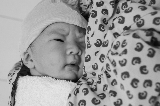 Những em bé chào đời trong thời khắc giao thừa 2017 ảnh 5