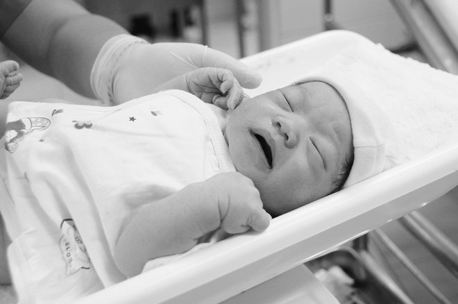 Những em bé chào đời trong thời khắc giao thừa 2017 ảnh 7