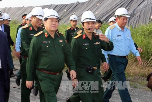 Kiểm tra công tác xử lý chất độc dioxin tại sân bay Đà Nẵng ảnh 1